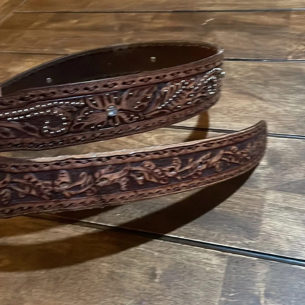 Women’s Tony Lama leather belt size‎ 42
